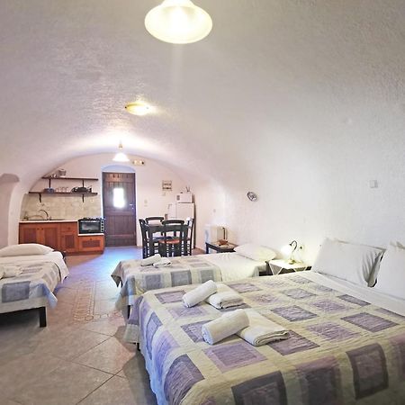 Guesthouse Toxotis Pírgos Dhiroú Екстериор снимка