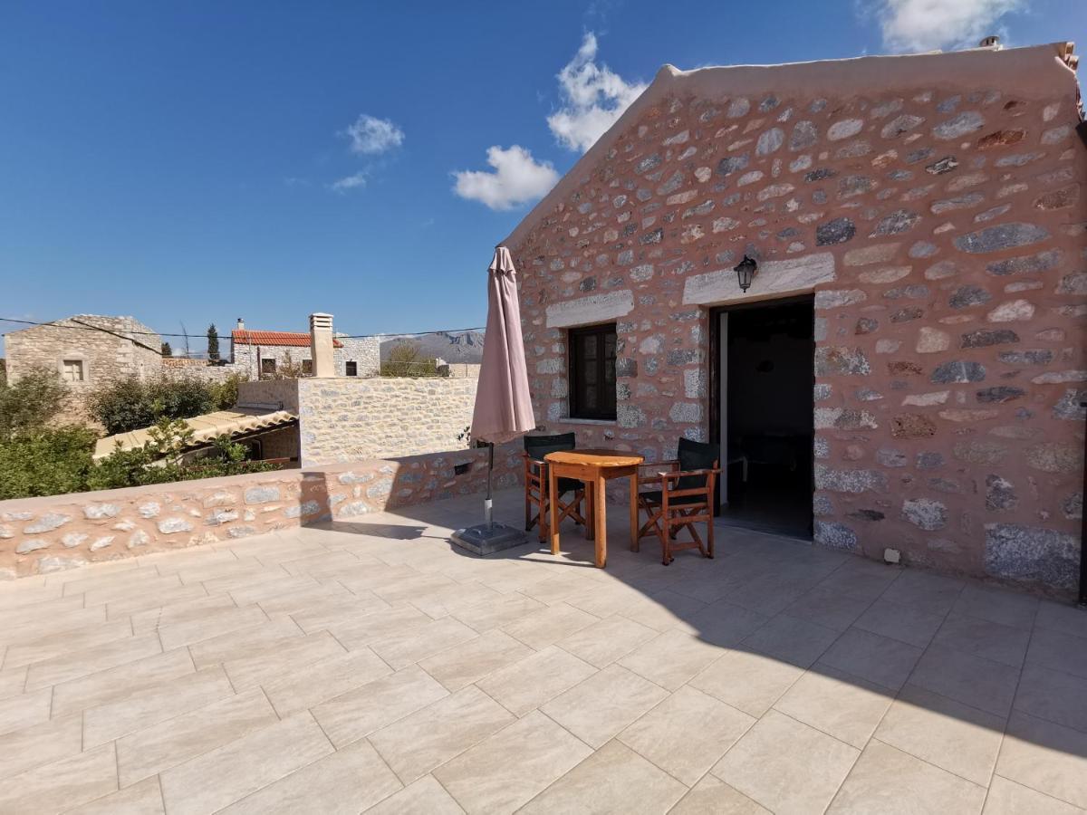 Guesthouse Toxotis Pírgos Dhiroú Екстериор снимка