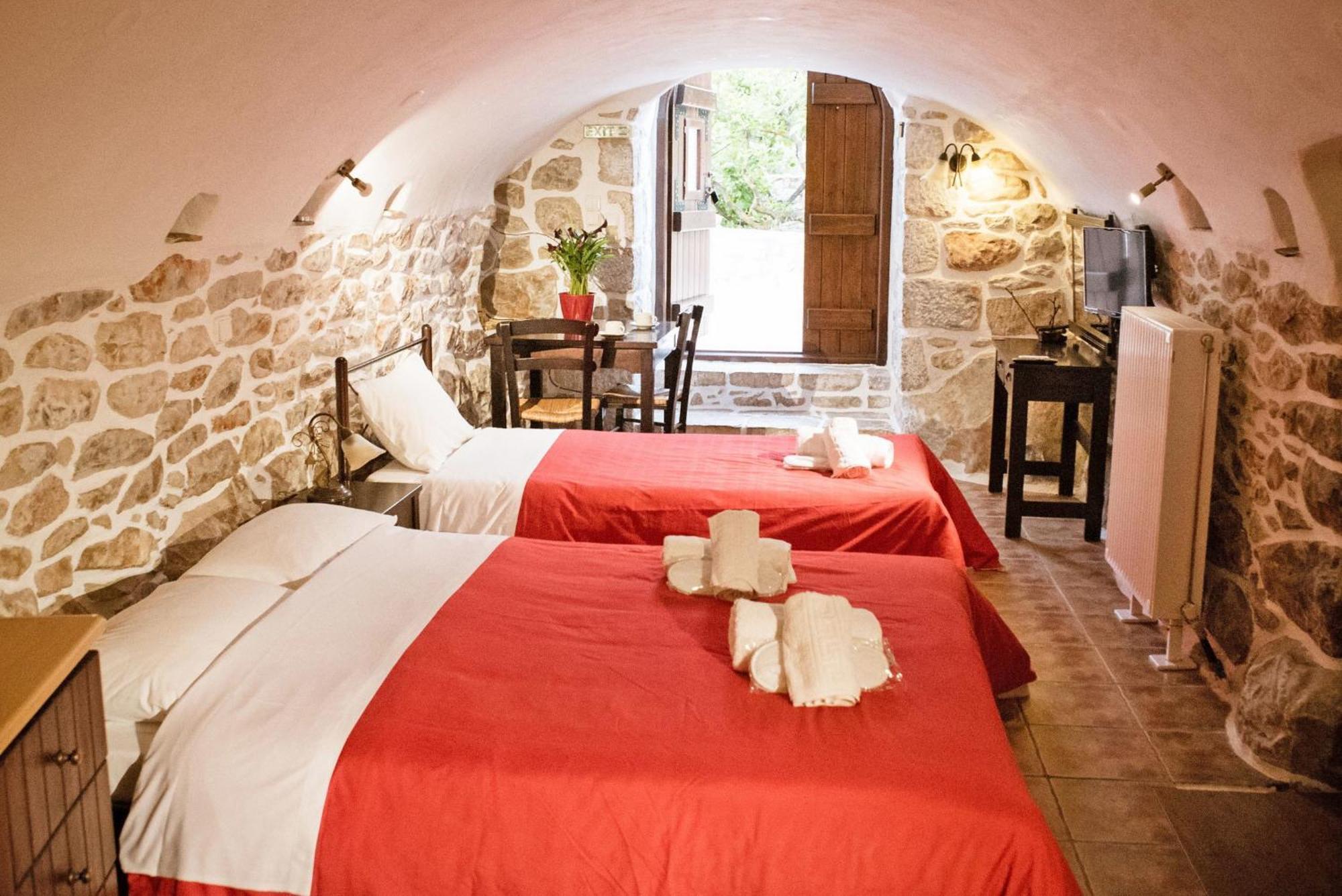 Guesthouse Toxotis Pírgos Dhiroú Екстериор снимка